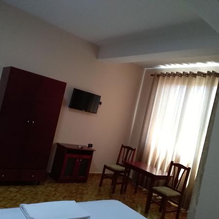 Hotel Gjeli Фиери Экстерьер фото